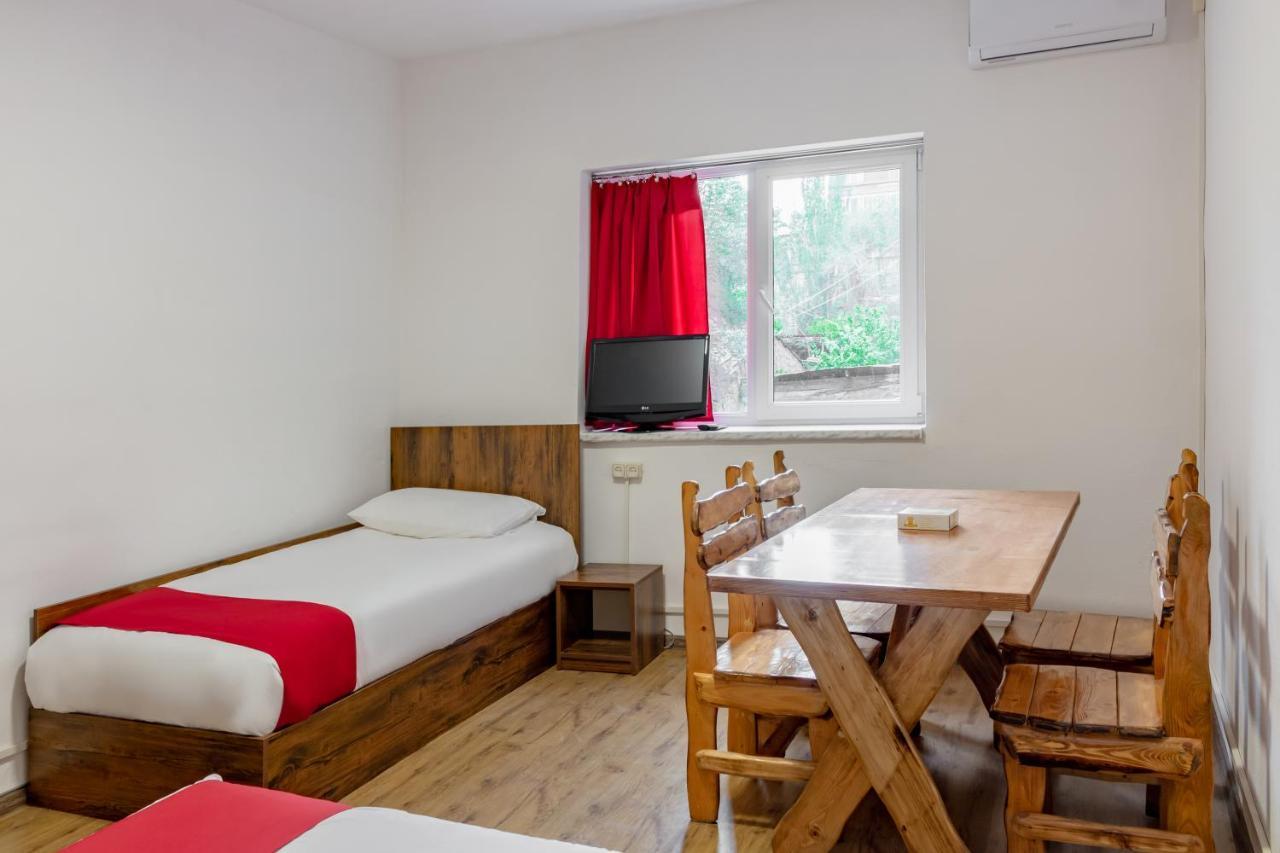 Family Appartments On Buzand Street Yerevan Luaran gambar